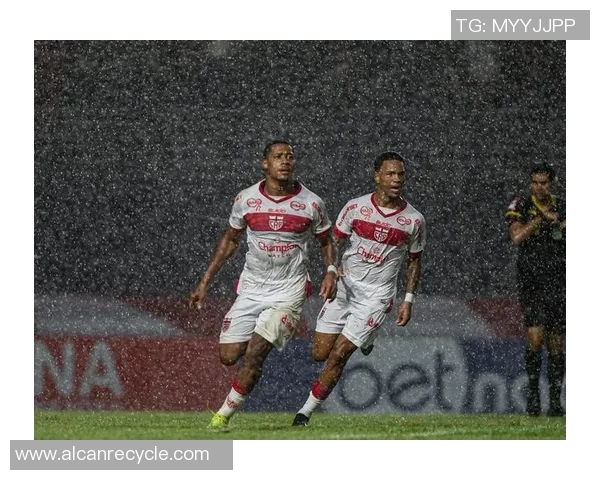 维拉诺瓦与庞特普雷塔的精彩对决展现足球魅力与团队精神 维拉诺瓦与庞特普雷塔的精彩对决展现足球魅力与团队精神